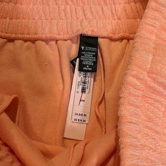 Victoria’s Secret PJ set/short set. Size medium. NWT. - Picture 5 of 10